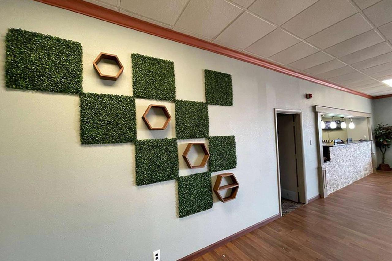 Days Inn & Suites By Wyndham Springfield Oh Extérieur photo