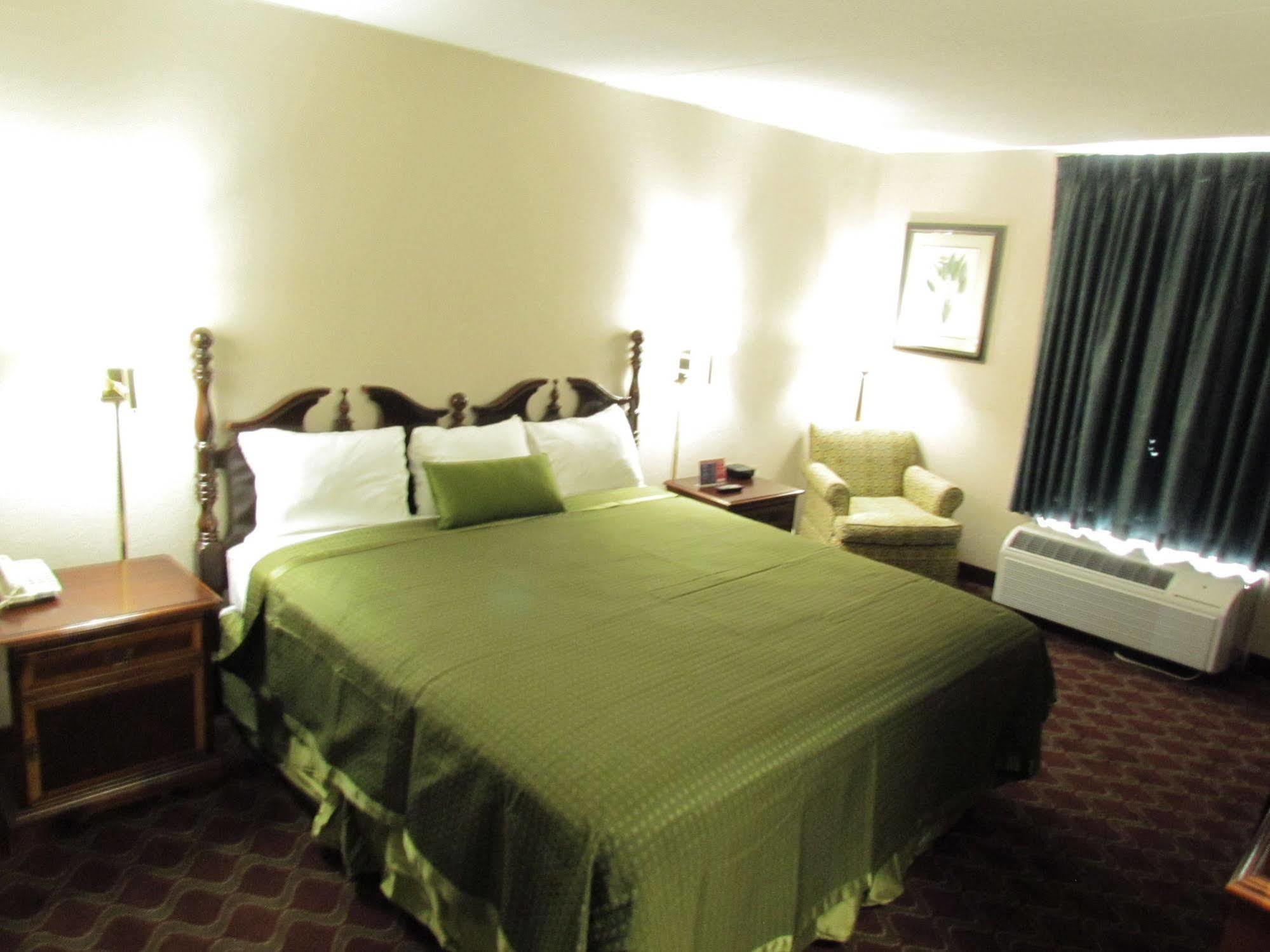 Days Inn & Suites By Wyndham Springfield Oh Extérieur photo
